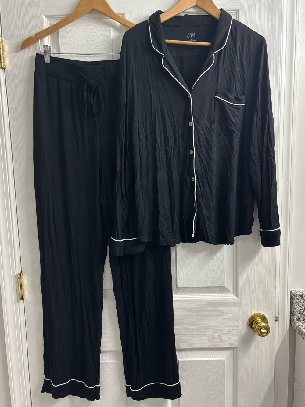 Cozy Earth Pajama Set Long Sleeve Button Up Stretch Pants Black Bamboo Loung